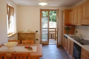 A kitchen or kitchenette at Residence Ca' Delle Margherite