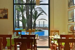 A piscina localizada em Pestana Grand Ocean Resort Hotel ou nos arredores