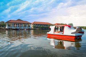 Permandangan sungai dekat dengan resort