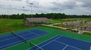 an aerial view of a tennis court at Old Charm Guesthouse in Bass Hill