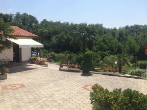 Zahrada ubytování Apartments Lili