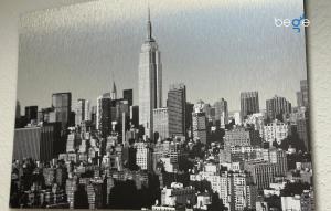 a black and white picture of a city with the empire at BEGE APARTMENTS Next Level Sleep in Niederdorla