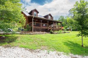 a large wooden house with a large yard at Starry Mountain Night- Private Pool, Pool Table in Stanton