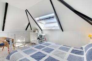 a bedroom with a bed and a skylight at 1 Bed in St. Ives oc-cp5 in St Ives