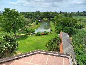 a view of a river from the roof of a house at สายชลวิว ริเวอร์แคว in Ban Wang Yen