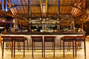 Salone o bar di Sands Suites Resort & Spa