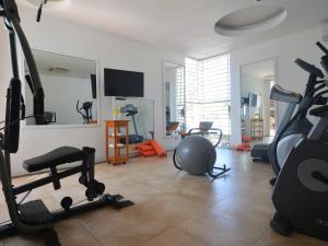 Fitness centrum a/nebo fitness zařízení v ubytování Villas Playa Samara Beach Front All Inclusive Resort