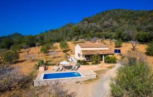 an aerial view of a house with a swimming pool at Can Safiro in Son Servera