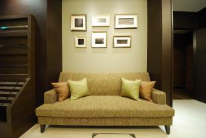 Гостиная зона в Sotetsu Fresa Inn Hamamatsucho-Daimon