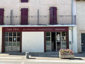 a building with a sign that reads cancer drain be independent pharmacies at Carpe Diem 2 in Goutrens +5 photos