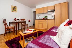 Η κουζίνα ή μικρή κουζίνα στο Apartment Main Street Carera