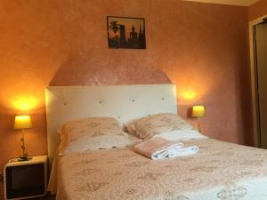 Postel nebo postele na pokoji v ubytování Chambres D'hôtes du Plessis