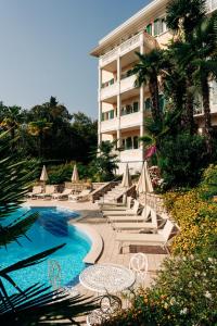 Бассейн в Villa Sofia Hotel или поблизости