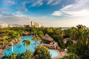 an aerial view of the pool at the resort at Hotel Irotama Lago in Santa Marta