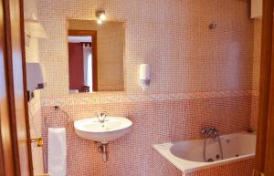 Ein Badezimmer in der Unterkunft Café Bar Hotel Jefi