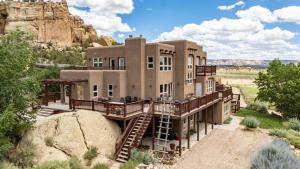 a home with a view of the grand canyon at Slot Canyons Inn Bed & Breakfast in Escalante