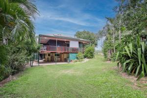 an image of a house with a yard at Merindah • Pet-Friendly • Central 4BDR for 10 in Agnes Water