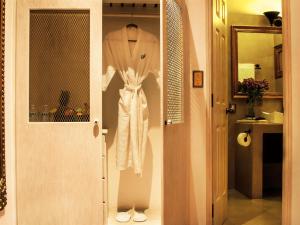 Um banheiro em La Isabela Suites