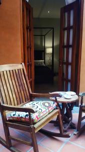 Uma área de estar em La Isabela Suites