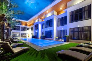 Bazén v ubytování Watergate Boutique Hotel nebo v jeho okolí