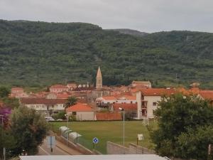 Výhľad na hory alebo výhľad na hory priamo z apartmánu