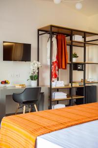 Køkken eller tekøkken på Policaretto Rooms by Calabria Stay