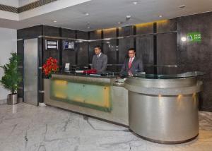 Lobbyen eller receptionen på Hotel Shanti Palace Mahipalpur