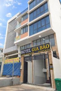 a hotel gha baro sign in front of a building at Gia Bảo Hotel Thủ Đức in Ho Chi Minh City