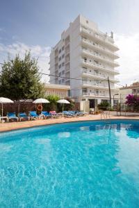 Piscina di Hotel Sultán o nelle vicinanze