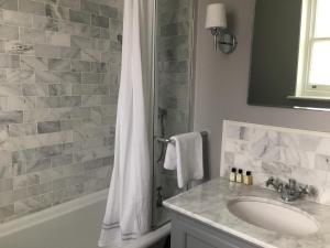 Kylpyhuone majoituspaikassa Balham Lodge