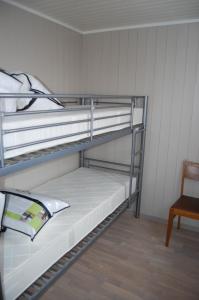 Lofoten Cabins - Sund tesisinde bir ranza yatağı veya ranza yatakları