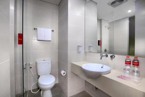 Bagno di favehotel Sudirman Bojonegoro