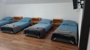 Llit o llits en una habitació de Chmurka