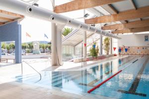 The swimming pool at or close to Camping Riembau