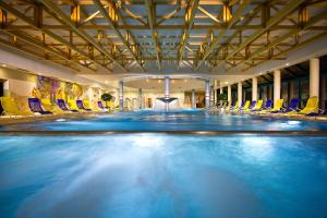 Bazén v ubytování Hotel Alexander nebo v jeho okolí