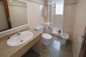 Ένα μπάνιο στο Apartamento Guardamar de la Safor +9 φωτογραφίες