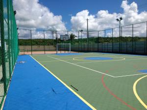 Instalaciones para jugar a tenis o squash en Condominio Nui Supreme o alrededores