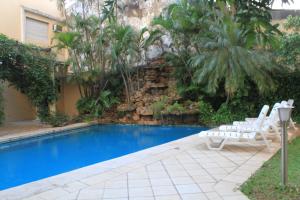 Kolam renang di atau dekat dengan Premier Hill Suites Hotel