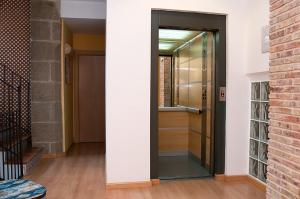 Hotel Villa de Ayerbe, Spain - Booking.com