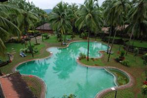 The Raviz Kadavu, Kozhikode内部或周边的泳池