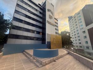 อาคารที่มีโรงแรม