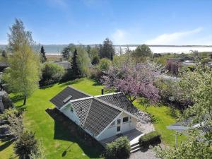 an overhead view of a house in a yard at 14246-Grevinge-Egenaes-Vaenge-42 in Grevinge