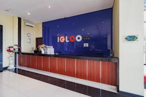 a restaurant with the ibo sign on the wall at SANS Vibes Hotel Igloo Cikarang in Cibitung