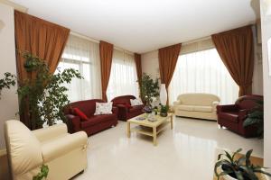 A seating area at Hotel Sextum