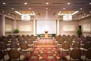 Khu vực hỗ trợ khách đi công tác/phòng hội thảo tại Hotel Ruby Foo's +37 ảnh