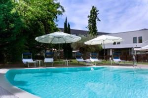 The swimming pool at or close to Hotel Parma & Congressi
