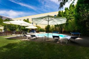 The swimming pool at or close to Hotel Parma & Congressi