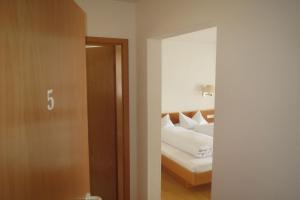 صورة لـ Gästehaus Frohe Aussicht في كريسبرون ام بوندنس +19 صورة