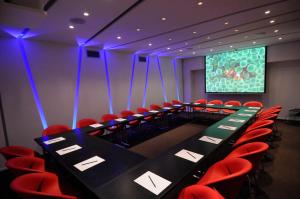 The business area and/or conference room at Cosmopolitan Hotel