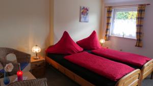 Postel nebo postele na pokoji v ubytování Hotel zur Post